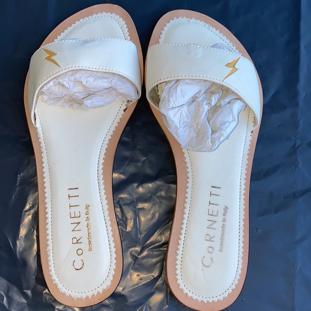 NWOT CORNETTI White Leather Sandal Sz 37